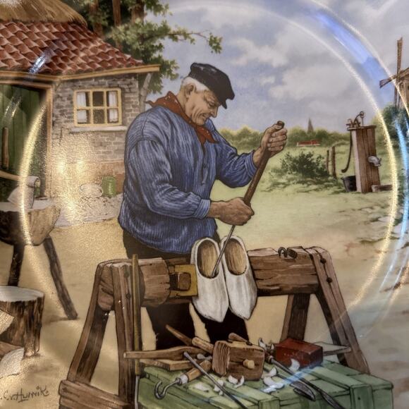 Vintage Royal Schwabap Holland Hand Decorated Dutch Shoemaker Wall Plate - Picture 3 of 5